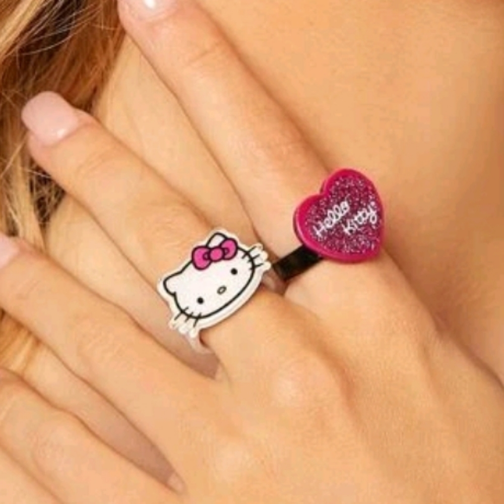 SET! 2 Hello Kitty Rings - Picture 4 of 6